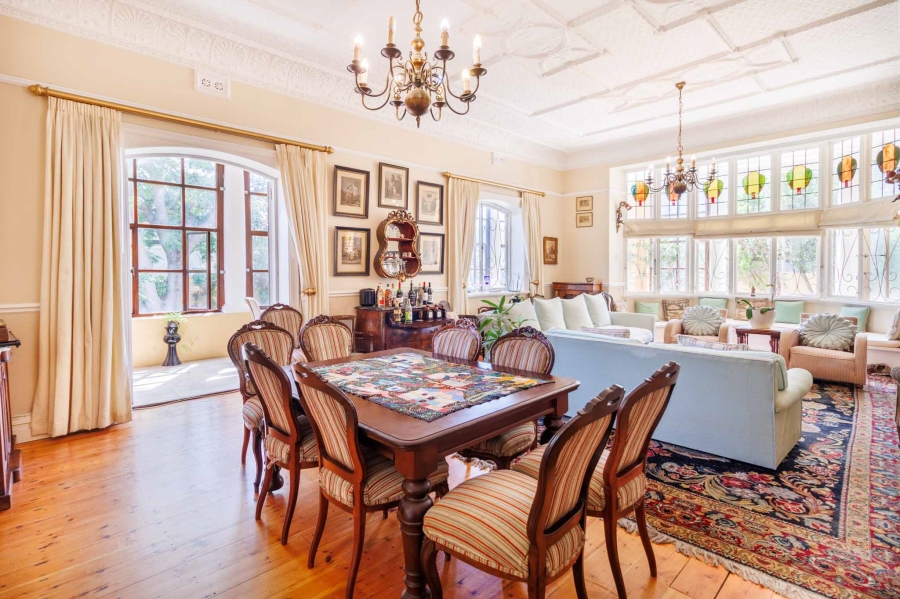 6 Bedroom Property for Sale in Fresnaye Western Cape